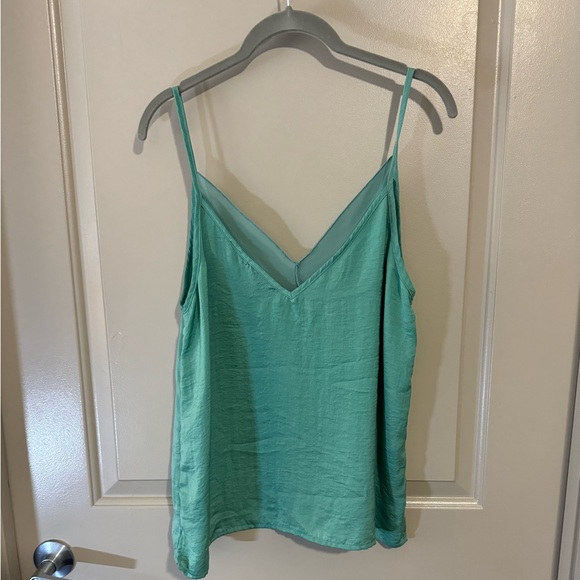 BKE red tank - Picture 3 of 3